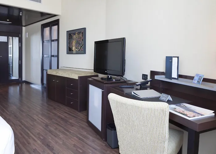 Hotel Ac Fórum By Marriott 4*